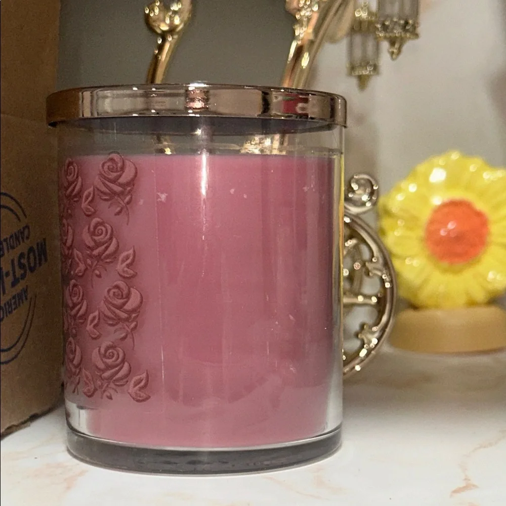 Bath and Body Works Inspire Love Rose + Vanilla Scented Candle.  8oz. New in Box - Picture 13 of 13